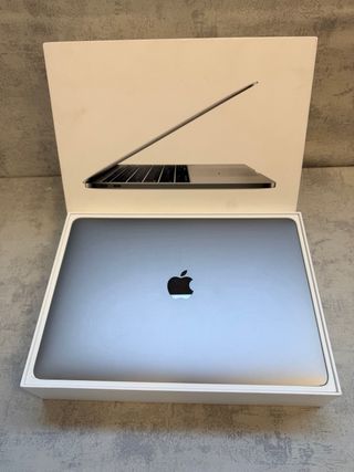 MacBook Pro 13" (2017) i5 2.3GHz / 8GB RAM / 256GB
