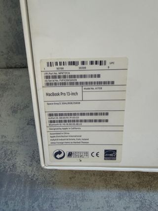 MacBook Pro 13" (2017) i5 2.3GHz / 8GB RAM / 256GB