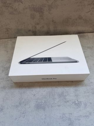 MacBook Pro 13" (2017) i5 2.3GHz / 8GB RAM / 256GB