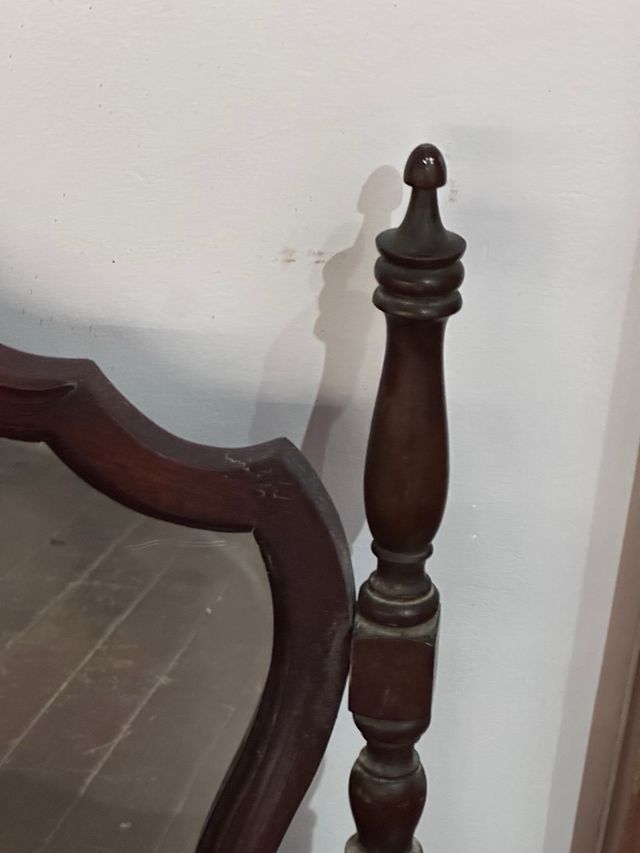 Espelho antigo de madeira maciça para penteadeira