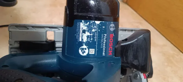 Sierra Circular GKS 65 y taladro percutor Bosch