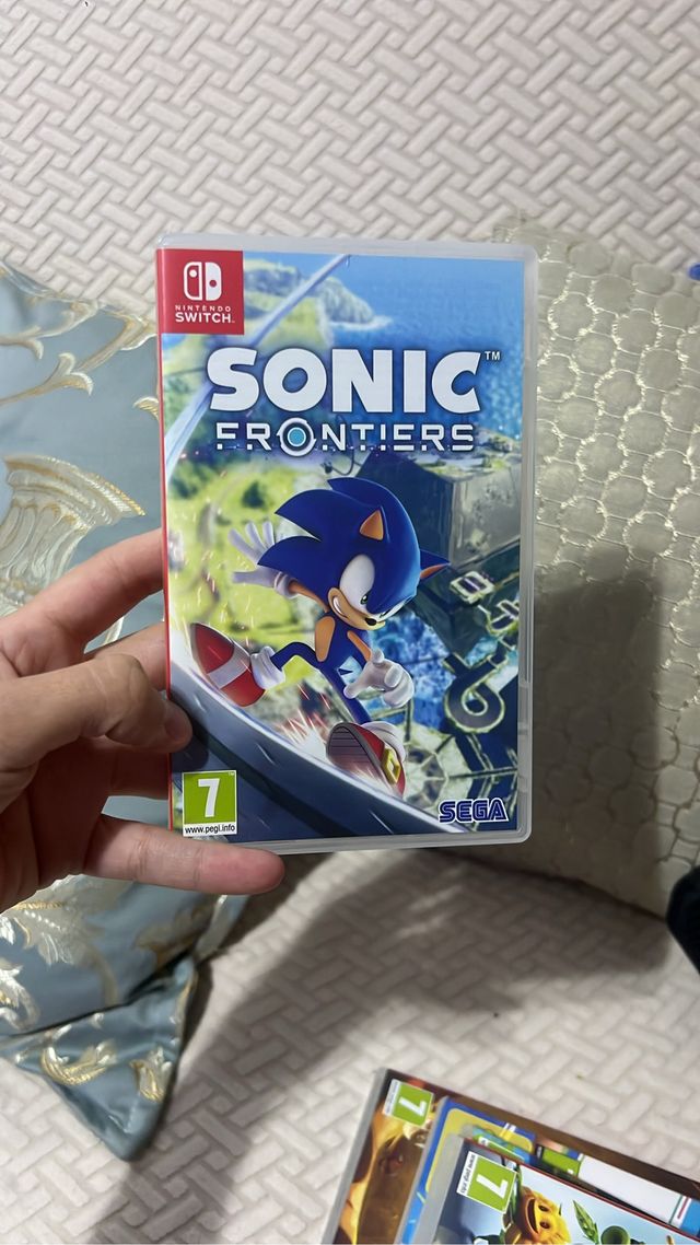 sonic 20 euros  mario 25 euros