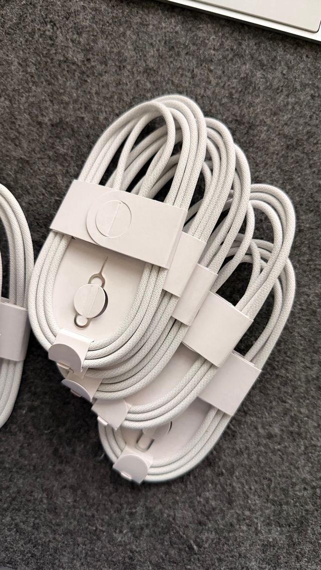 Cabo USB C 60W + Pin SIM