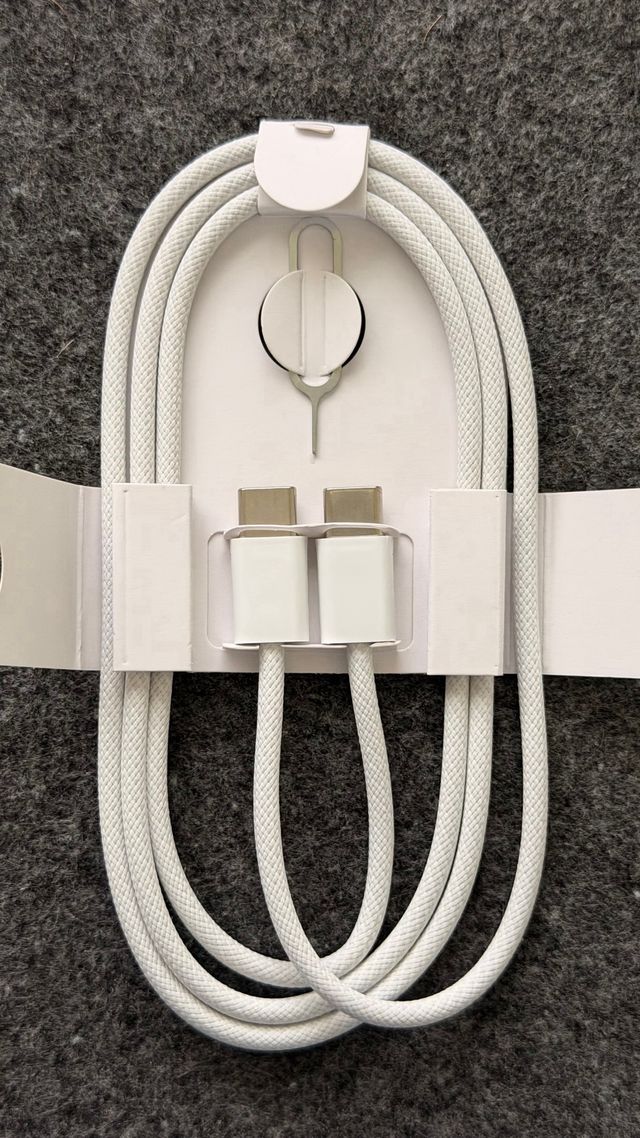 Cabo USB C 60W + Pin SIM