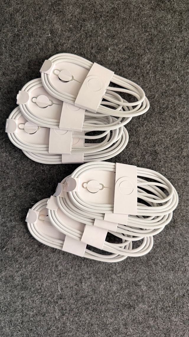 Cabo USB C 60W + Pin SIM