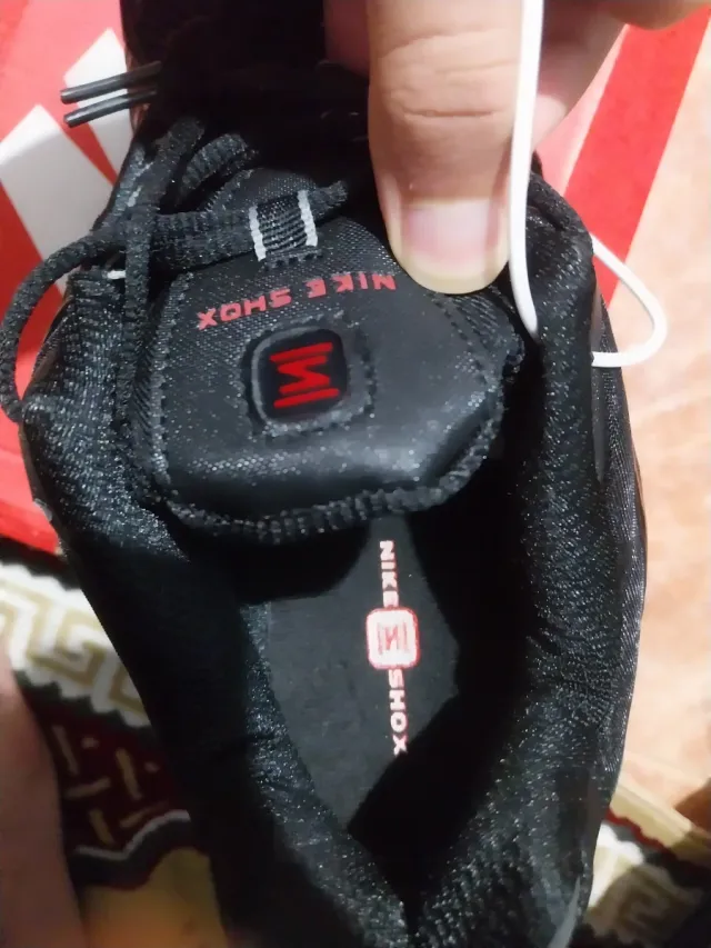 Nike Shox Talla 43 Negras totalmente nuevas.