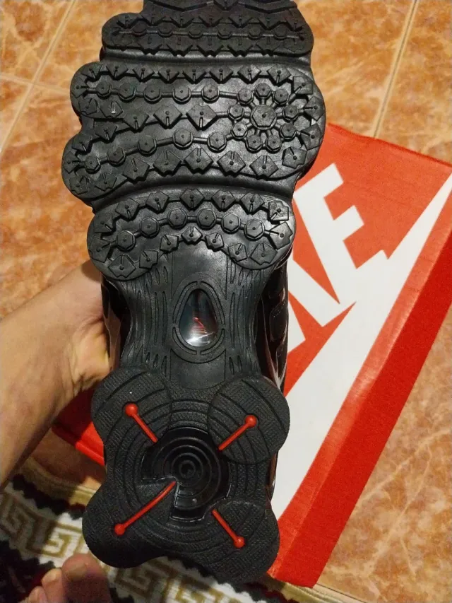 Nike Shox Talla 43 Negras totalmente nuevas.