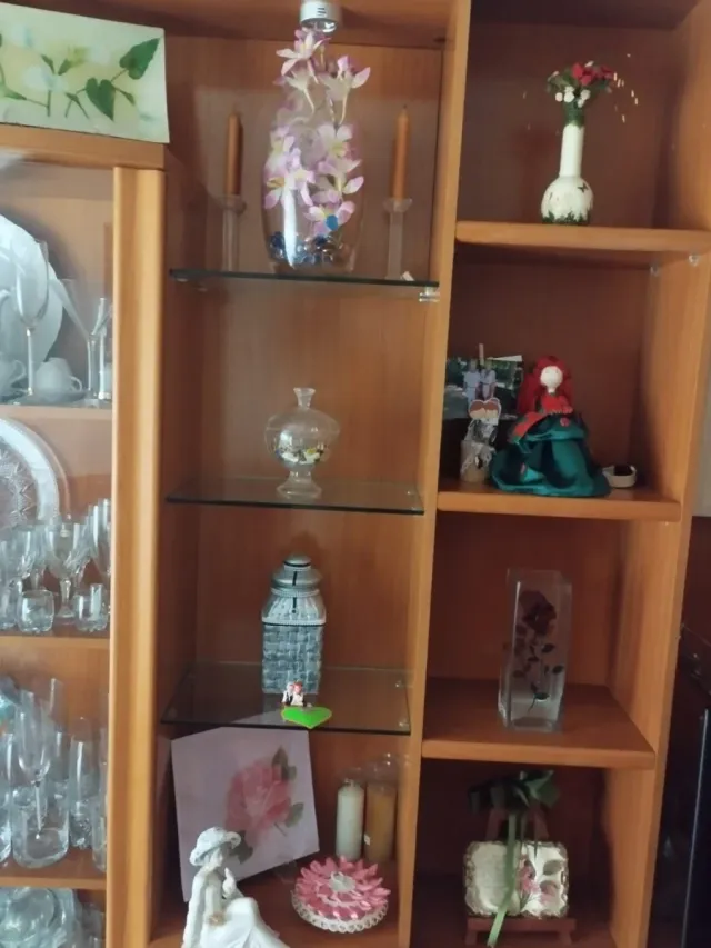 Mueble de salón madera y cristal