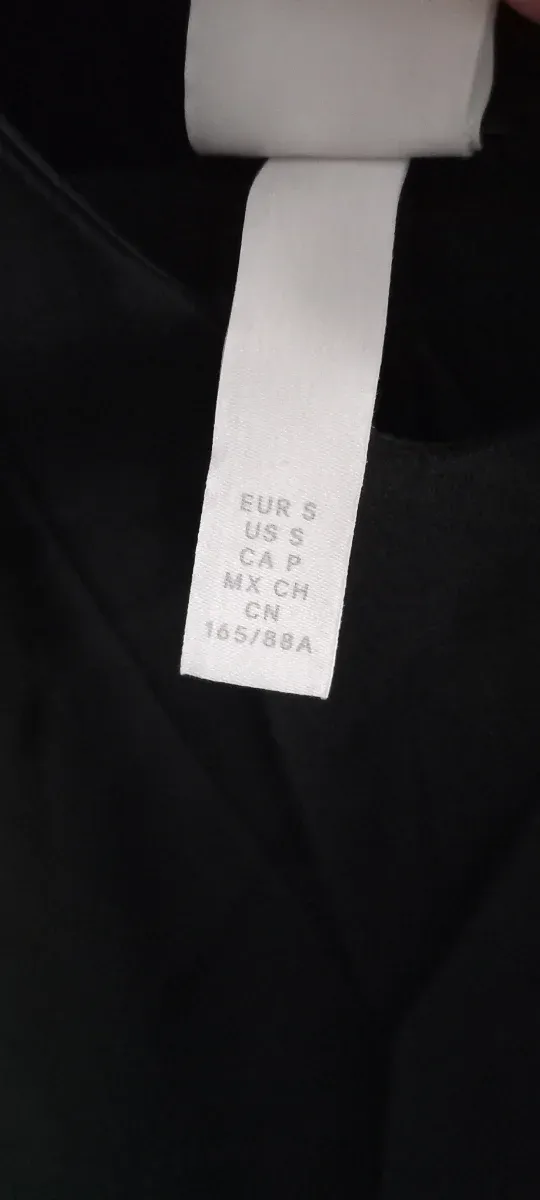 Vestido lencero negro pedrería