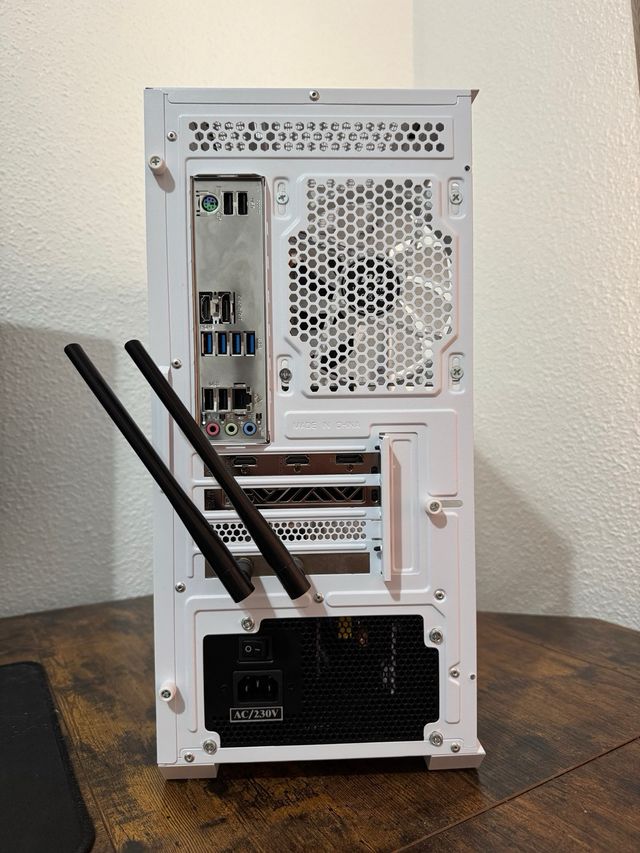 PC Gaming RX9060XT Ryzen 7 5700