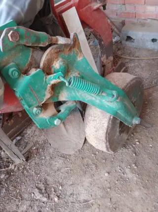 Arado bisurco Kverneland