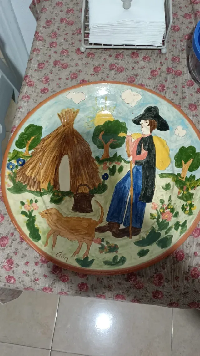 Plato de cerámica decorado artesanal