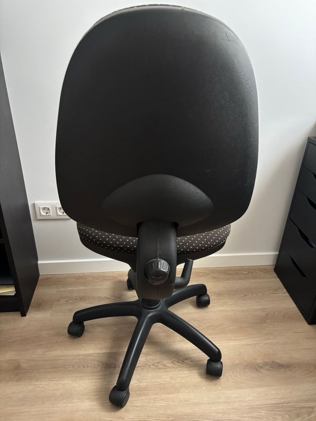 Silla de escritorio negra