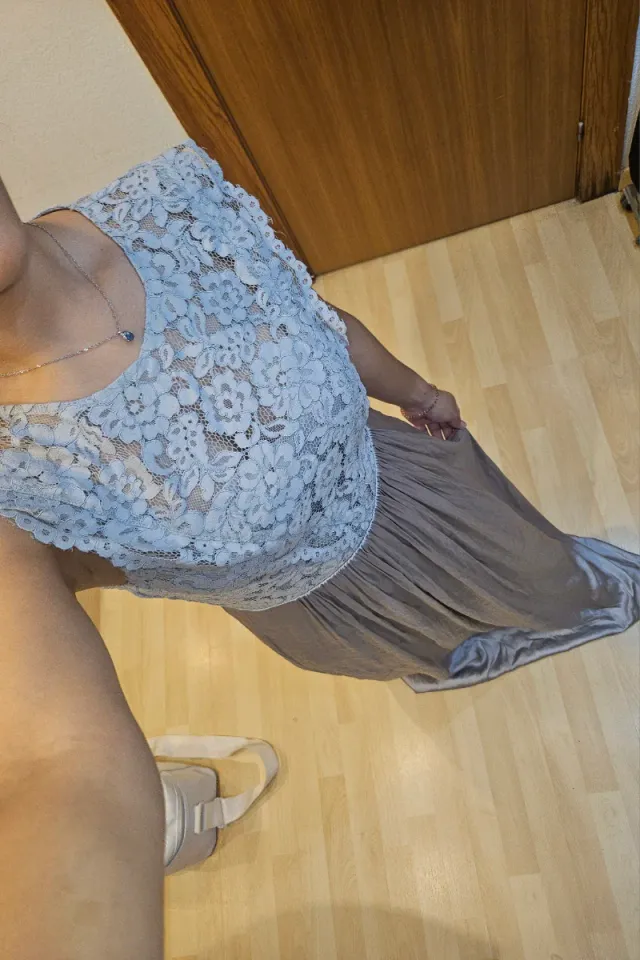 Vestido de fiesta gris plateado