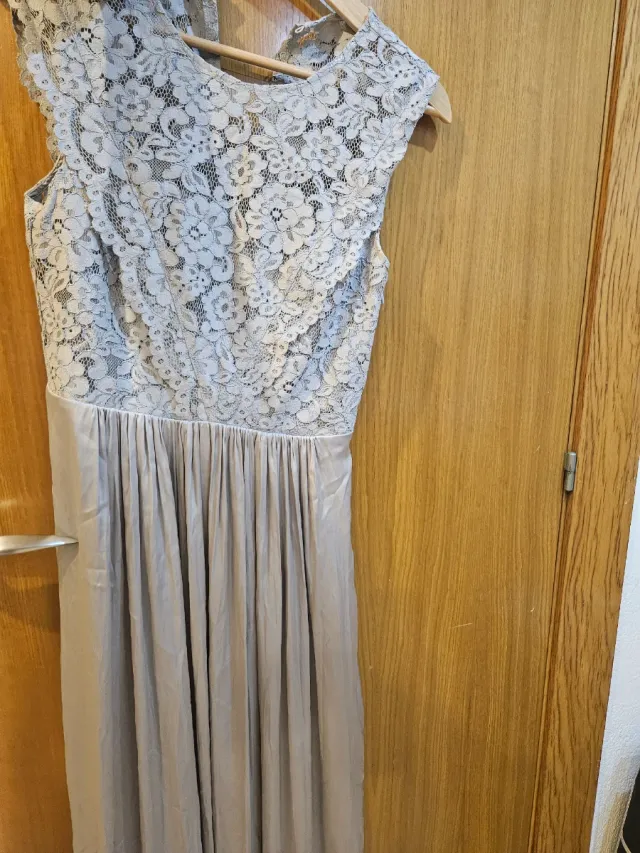 Vestido de fiesta gris plateado