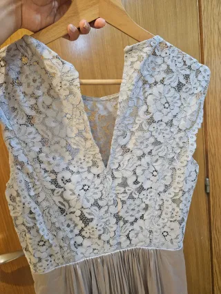 Vestido de fiesta gris plateado