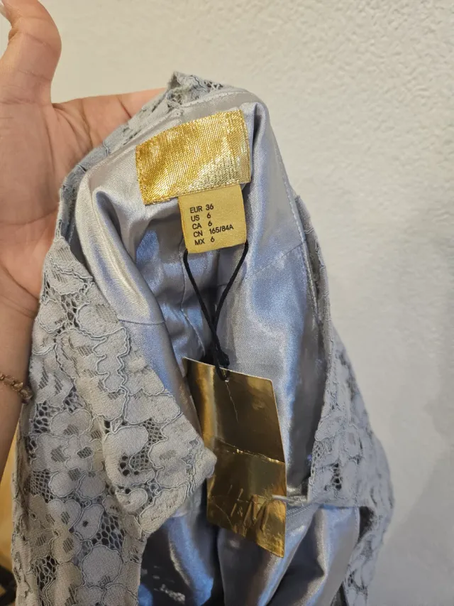 Vestido de fiesta gris plateado