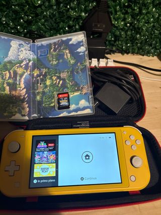 Nintendo Switch Lite Giallo + Pokémon Diamante