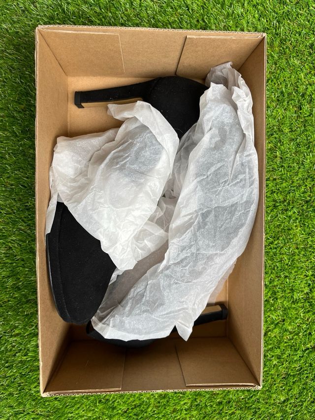 Zapatos de tacón ante piel negros