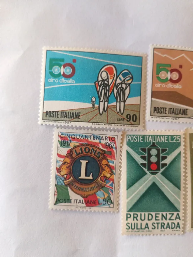 Francobolli Italiani 1967 - 5 pezzi