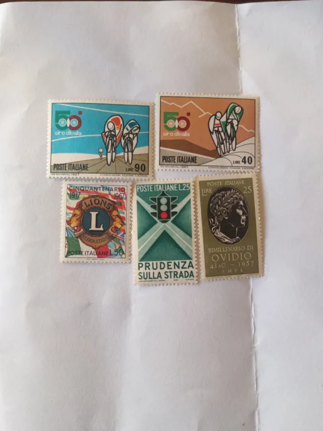 Francobolli Italiani 1967 - 5 pezzi