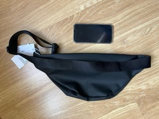 Riñonera Rains Negra