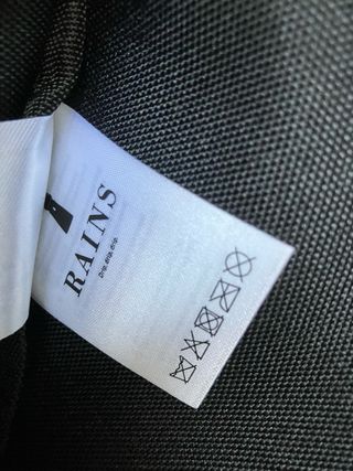 Riñonera Rains Negra