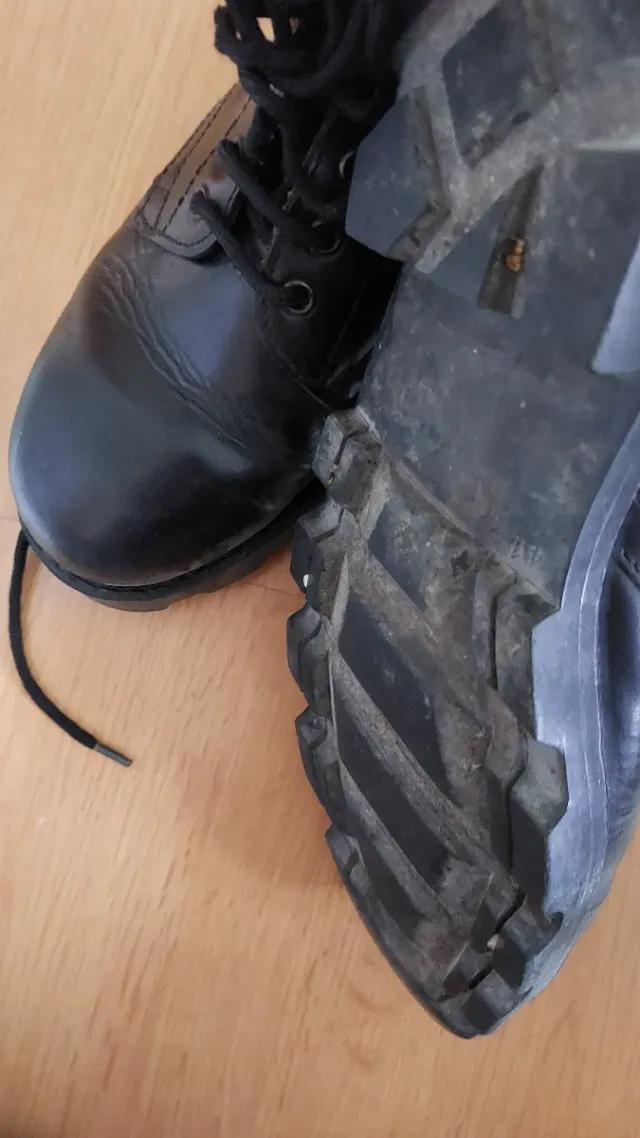 Botas de cuero negras