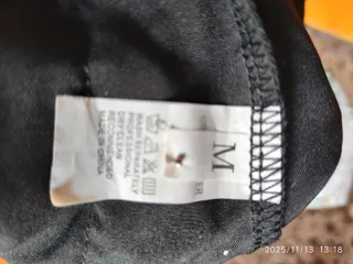 Vestido negro con detalles calados