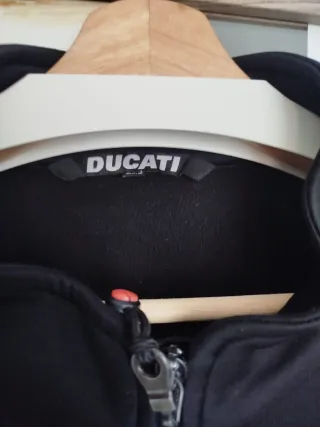 Chaqueta Ducati Talla XXL Negra