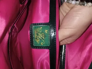 Borsa Hello Spank verde con borchie