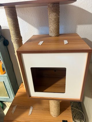 Casa para gato de madera y sisal