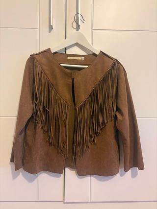 Chaqueta efecto ante con flecos