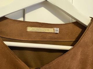 Chaqueta efecto ante con flecos