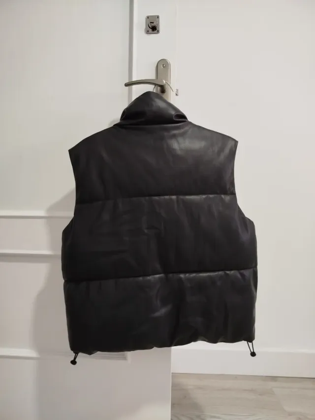 Chaleco acolchado efecto piel Zara Talla M
