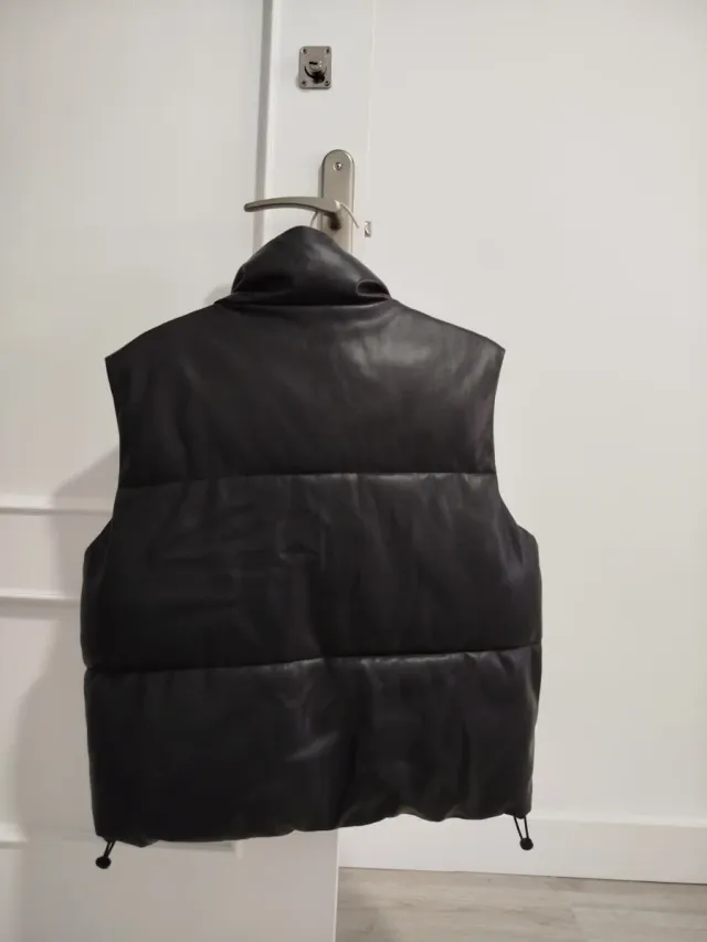 Chaleco acolchado efecto piel Zara Talla M