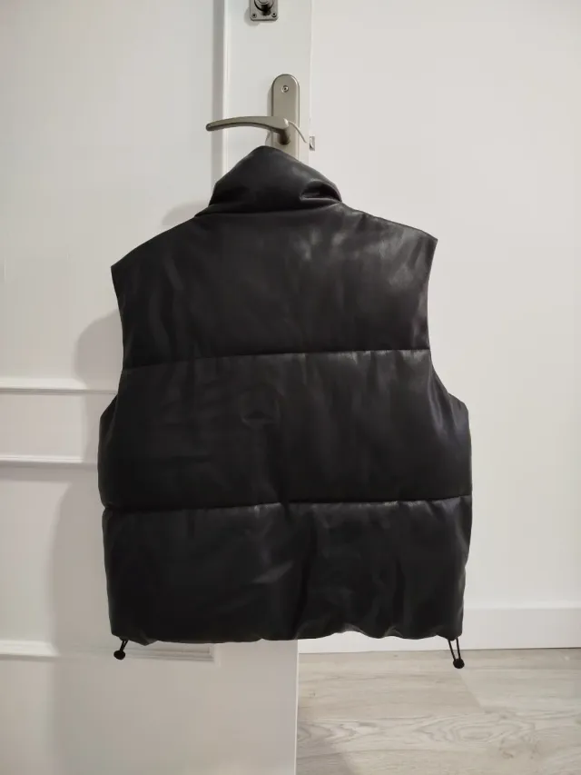 Chaleco acolchado efecto piel Zara Talla M