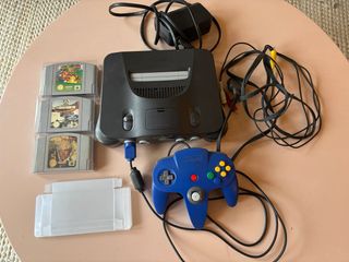 Nintendo 64 con 3 giochi e controller blu