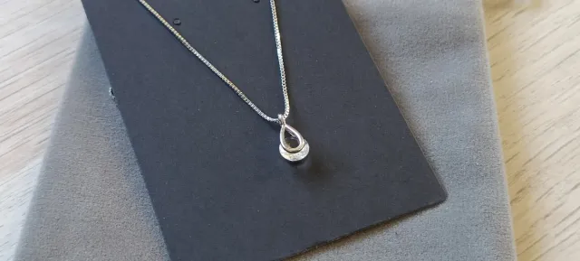 Collar Plata Minimalista con Brillante