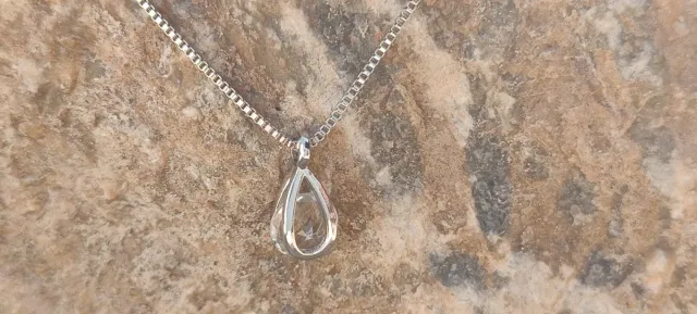 Collar Plata Minimalista con Brillante