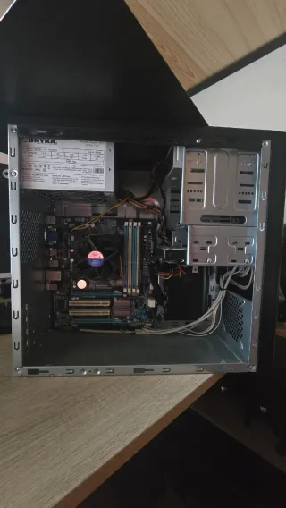 Torre PC ONYKA 500W con Teclado