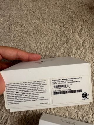 iPhone caja, AirPods caja y Insta360 X3 caja