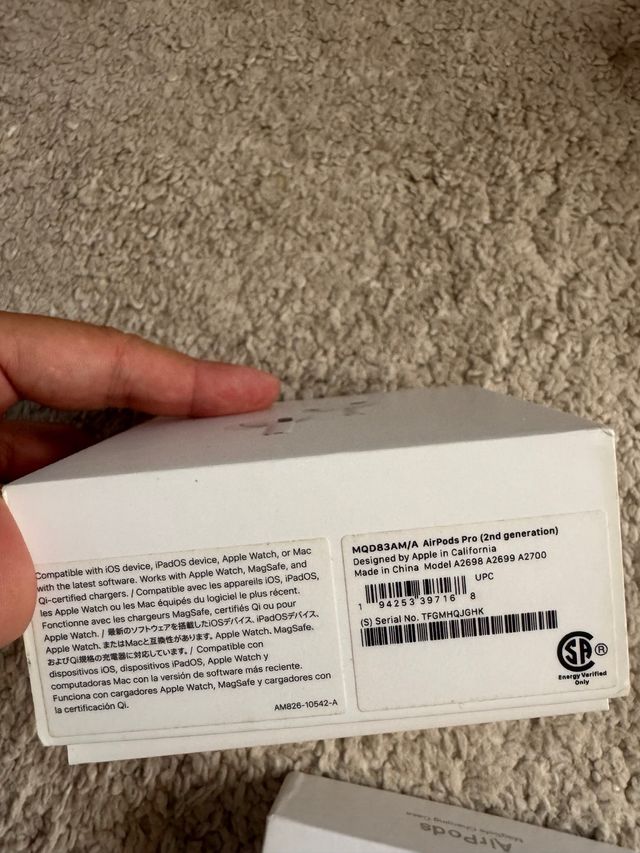 iPhone caja, AirPods caja y Insta360 X3 caja