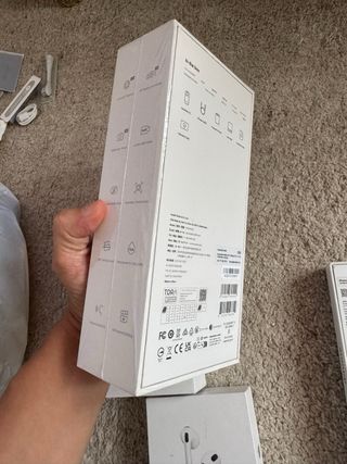 iPhone caja, AirPods caja y Insta360 X3 caja