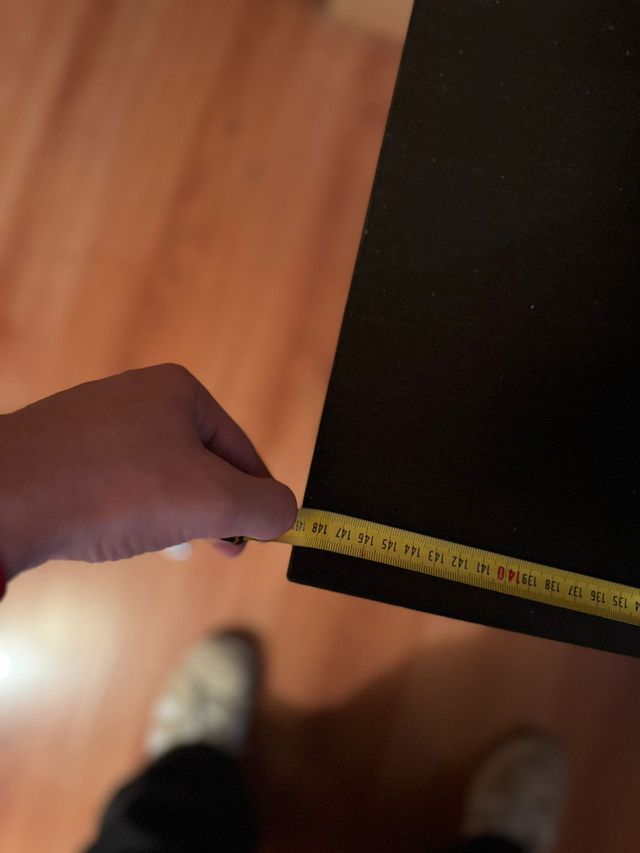 Mueble TV negro con cajones