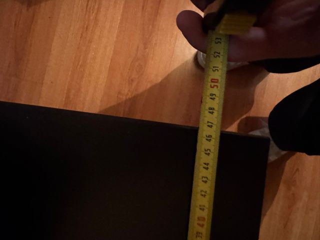 Mueble TV negro con cajones