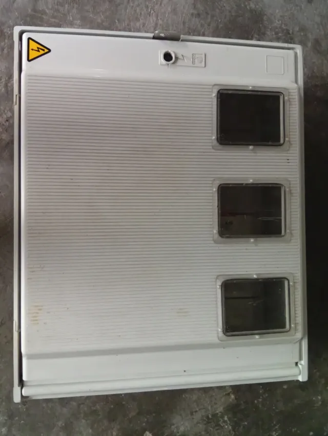 Quadro de luz em perfeito estado