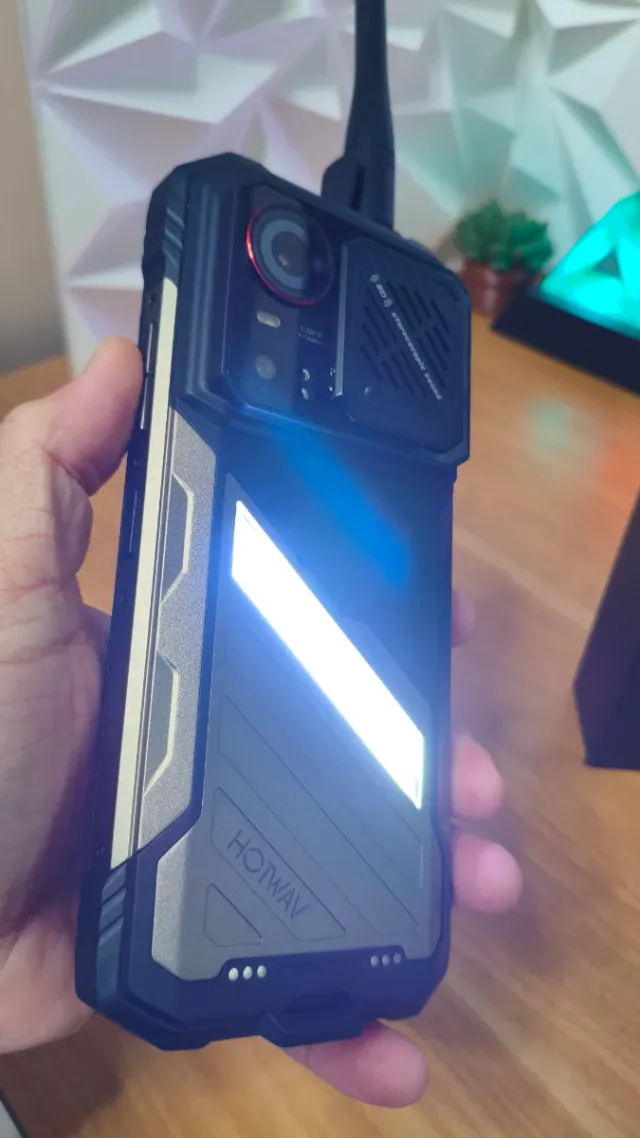 HOTWAX Hyper 8 Ultra Walkie Talkie edición