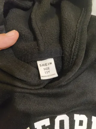 Sudadera con capucha negra de Shein California