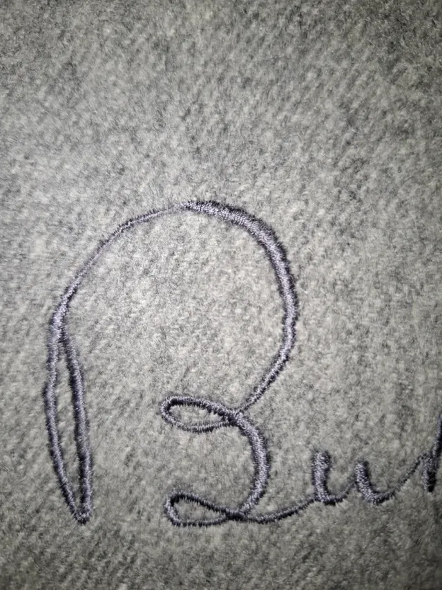 Sciarpa Burberry grigia in lana e cashmere. Nuova